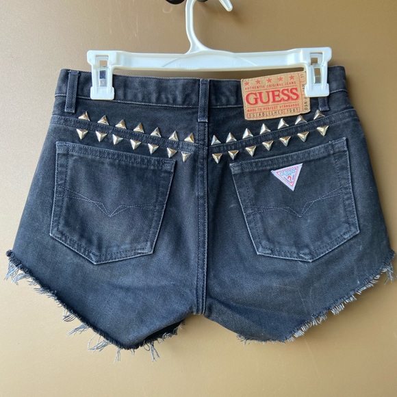 Vintage Guess Shorts - Picture 4 of 6